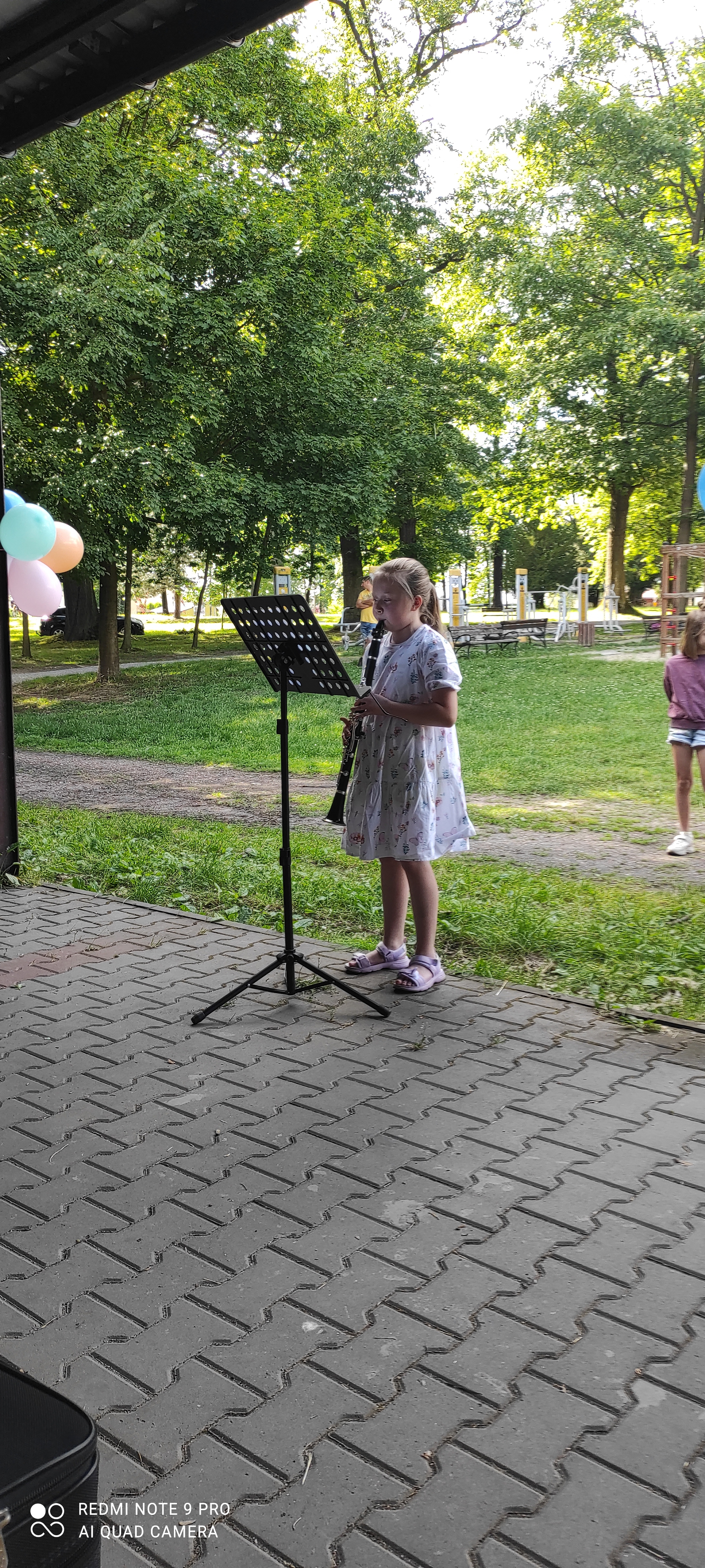 Uczniowie klasy III w trakcie pożegnalnej uroczystości.