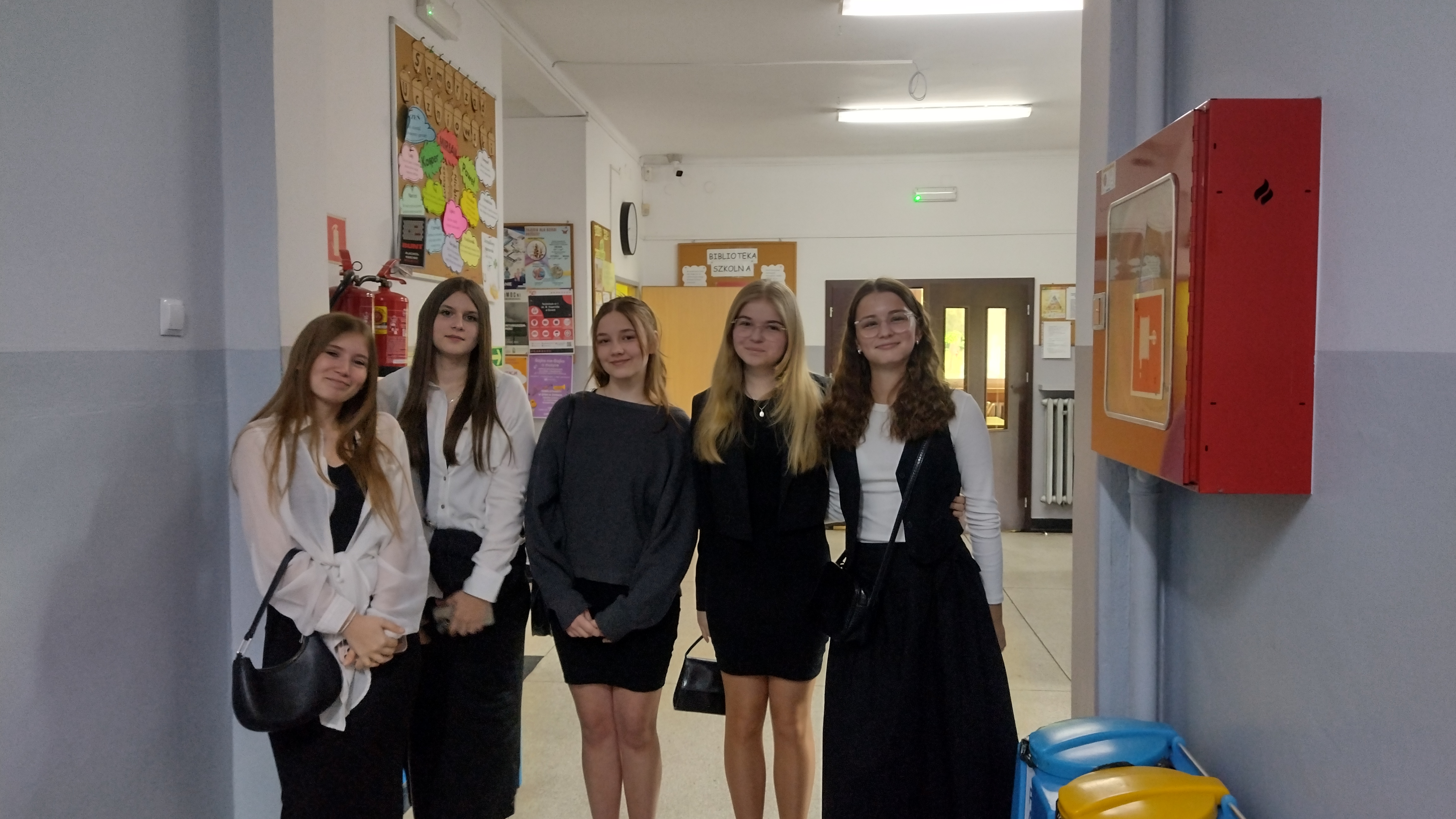 Ósmoklasiści w trakcie egzaminów.