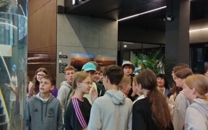Siódmo i ósmoklasiści w trakcie zwiedzania Wrocławia (8)