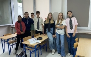 Uczniowie w trakcie szkolnych obchodów Dnia Chłopaka (3)