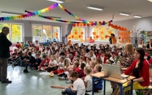 Uczniowie w trakcie obchodów Europejskiego Dnia Języków (12)