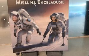 Uczniowie klas IV-VI w trakcie warsztatów w Planetarium (4)