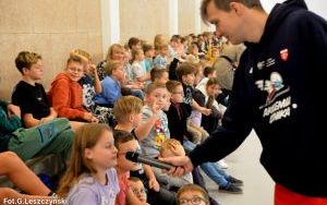 Uczniowie w trakcie spotkania ze skoczkiem Wiktorem Pękalą (3)