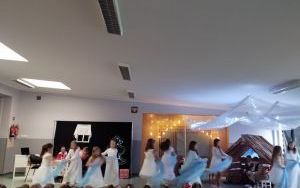 Uczniowie naszej szkoły w trakcie jasełek (8)