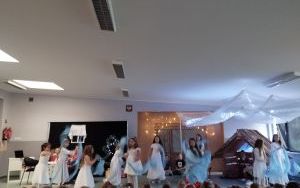Uczniowie naszej szkoły w trakcie jasełek (9)