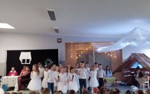 Uczniowie naszej szkoły w trakcie jasełek (11)