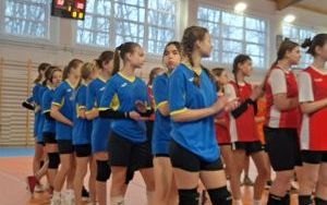 Uczennice podczas rozgrywek (8)