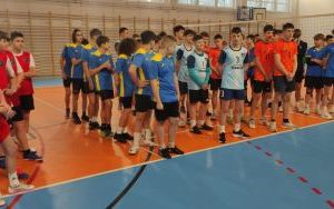 Uczniowie w trakcie sportowej rywalizacji (6)