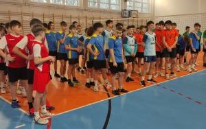 Uczniowie w trakcie sportowej rywalizacji (4)