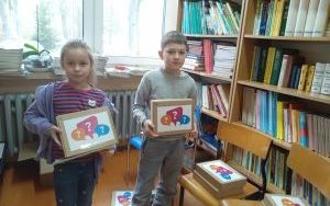 Uczniowie uczestniczący w akcji 