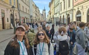 Uczniowie klasy IV i V w trakcie trzydniowej wycieczki