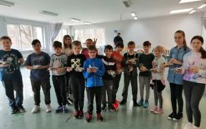 Uczniowie w trakcie warsztatów czekoladowych (6)