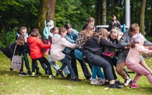 społeczność lokalna w trakcie festynu z okazji Dnia Kartofla (1)