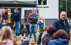 społeczność lokalna w trakcie festynu z okazji Dnia Kartofla (2)
