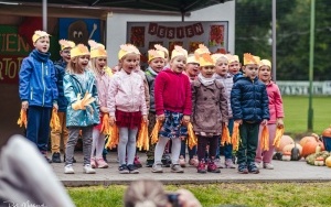 społeczność lokalna w trakcie festynu z okazji Dnia Kartofla (9)