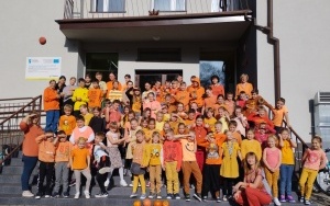 Społeczność szkolna w trakcie obchodów Dnia Dyni (2)