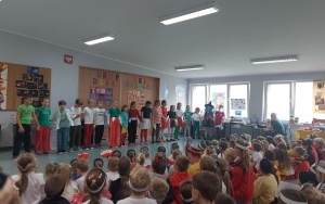 Uczniowie w trakcie obchodów Europejskiego Dnia Języków (7)