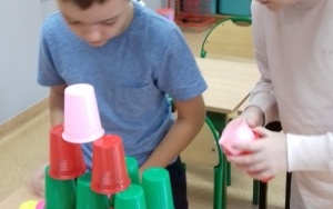 Uczniowie klas II i III  w trakcie zajęć w ramach Europejskiego Tygodnia Kodowania (5)