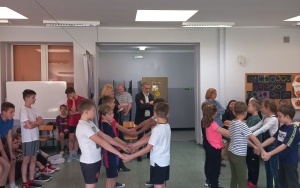Społeczność szkolna w trakcie obchodów Dnia Patrona (5)