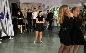 Dyskoteka (8)