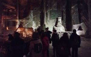 Uczniowie szkoły w trakcie wycieczki do Kopalni Soli w Wieliczce (8)