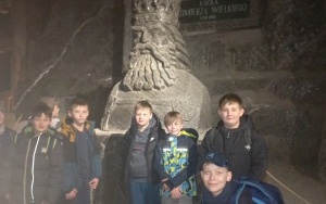 Uczniowie szkoły w trakcie wycieczki do Kopalni Soli w Wieliczce (7)