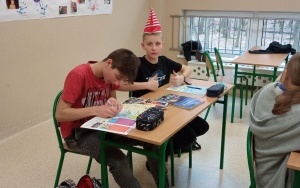 Uczniowie w trakcie warsztatów. (9)